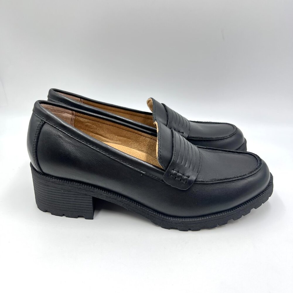 Eastland Womens Size 10 Newbury Black Leather Chunky Lugs Sole Loafers Shoes